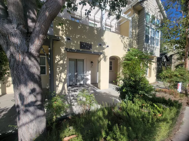 7 Red Leaf LN, Ladera Ranch, CA 92694