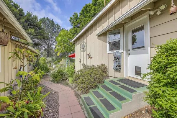 Encinitas, CA 92024,126 Seeman DR