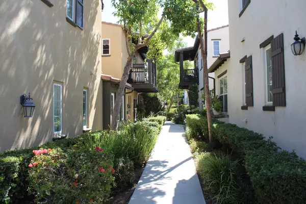 Corona, CA 92883,4313 Owens ST #103