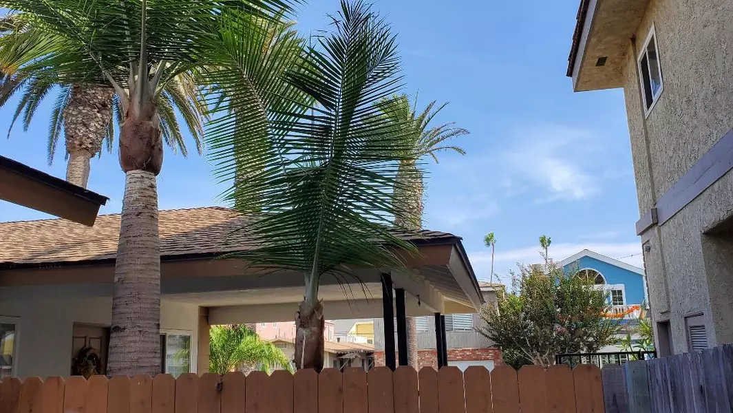 139 10th ST, Seal Beach, CA 90740