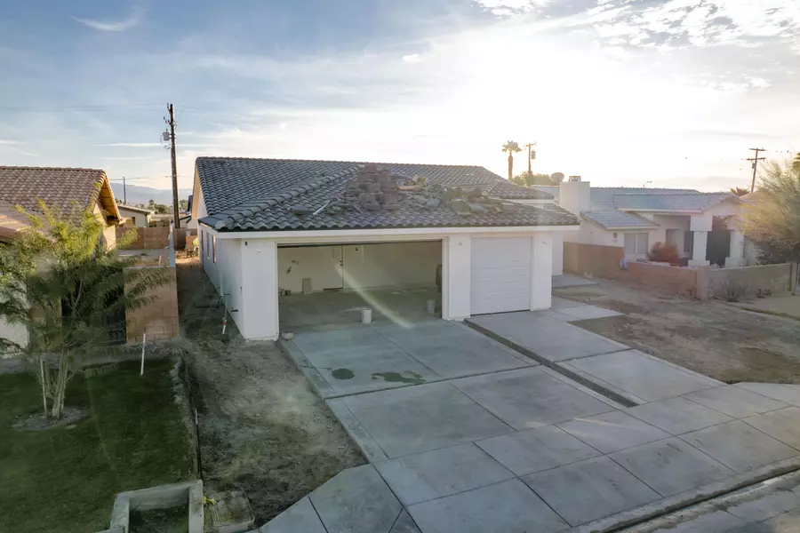 30406 Avenida Del Padre, Cathedral City, CA 92234