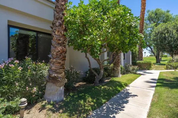 La Quinta, CA 92253,54338 Oak Tree