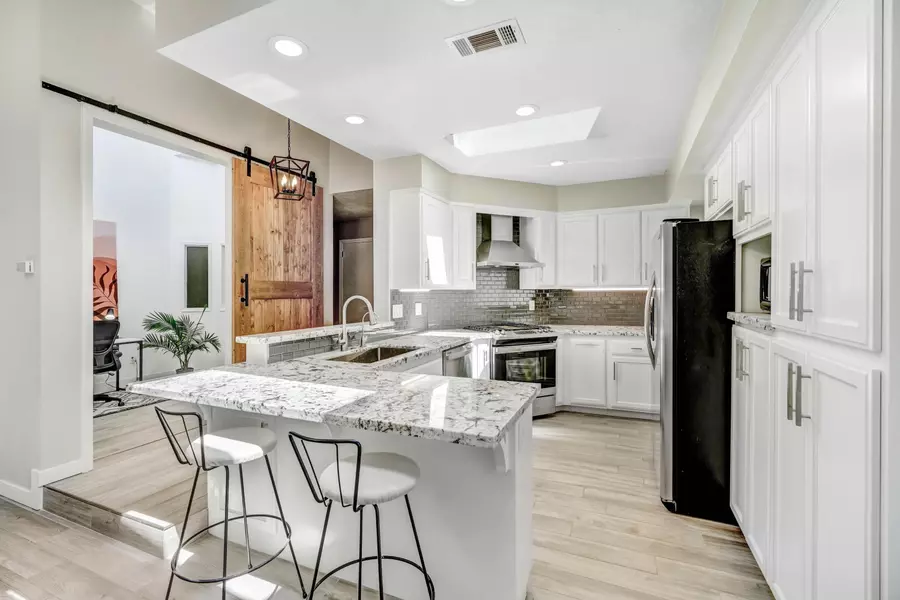 21620 Wren ST, Apple Valley, CA 92308