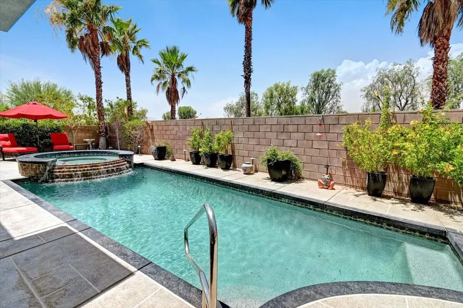551 Skylar LN, Palm Springs, CA 92262