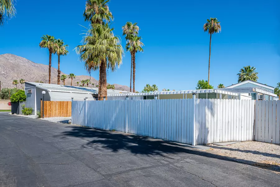 120 Geronimo ST, Palm Springs, CA 92264