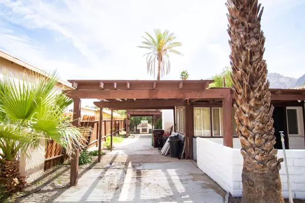 La Quinta, CA 92253,52830 Avenida Navarro