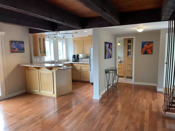 Seal Beach, CA 90740,1521 Seal WAY