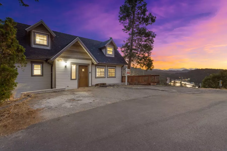 672 Arth DR, Crestline, CA 92325