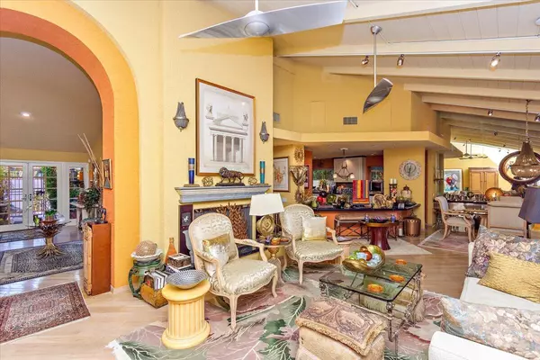 Palm Springs, CA 92264,1556 E Twin Palms DR