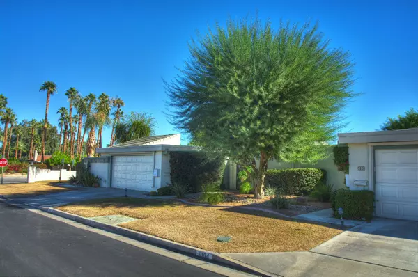 1002 St Thomas CIR, Palm Springs, CA 92264