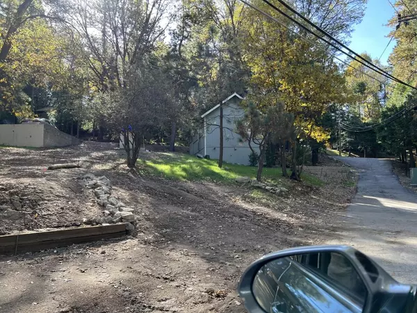 Crestline, CA 92325,24973 Scenic View DR