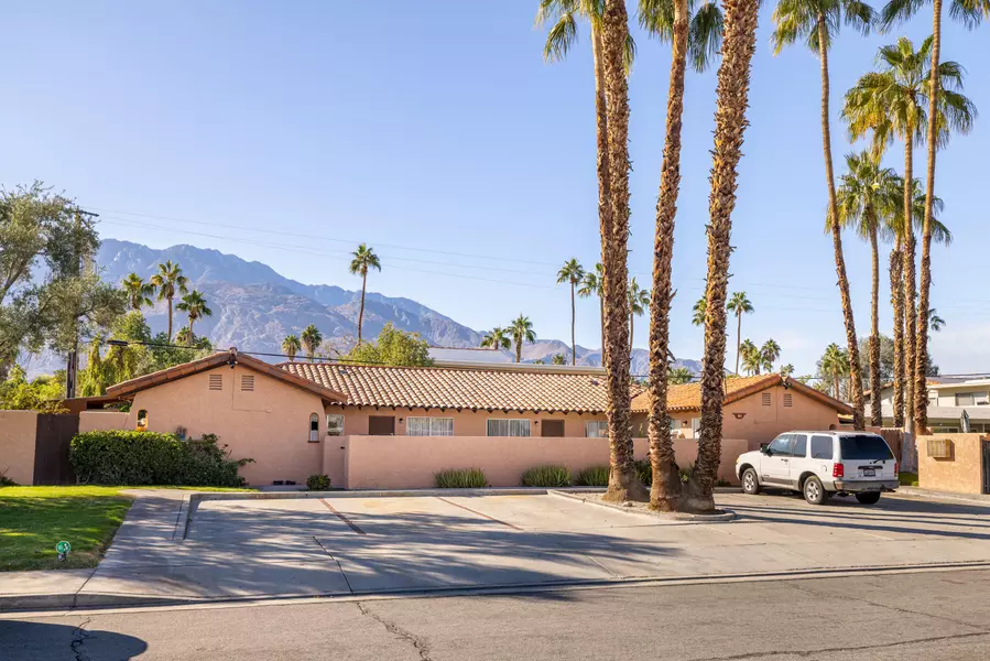 561 S Desert View DR, Palm Springs, CA 92264