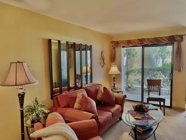 2800 E Los Felices CIR #106, Palm Springs, CA 92262