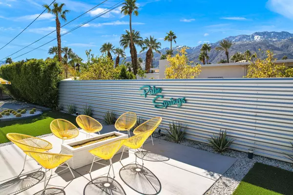 Palm Springs, CA 92262,523 N Farrell DR