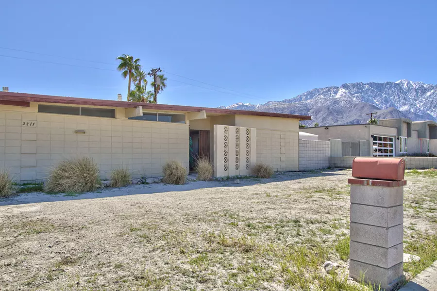 2477 E Finley RD, Palm Springs, CA 92262