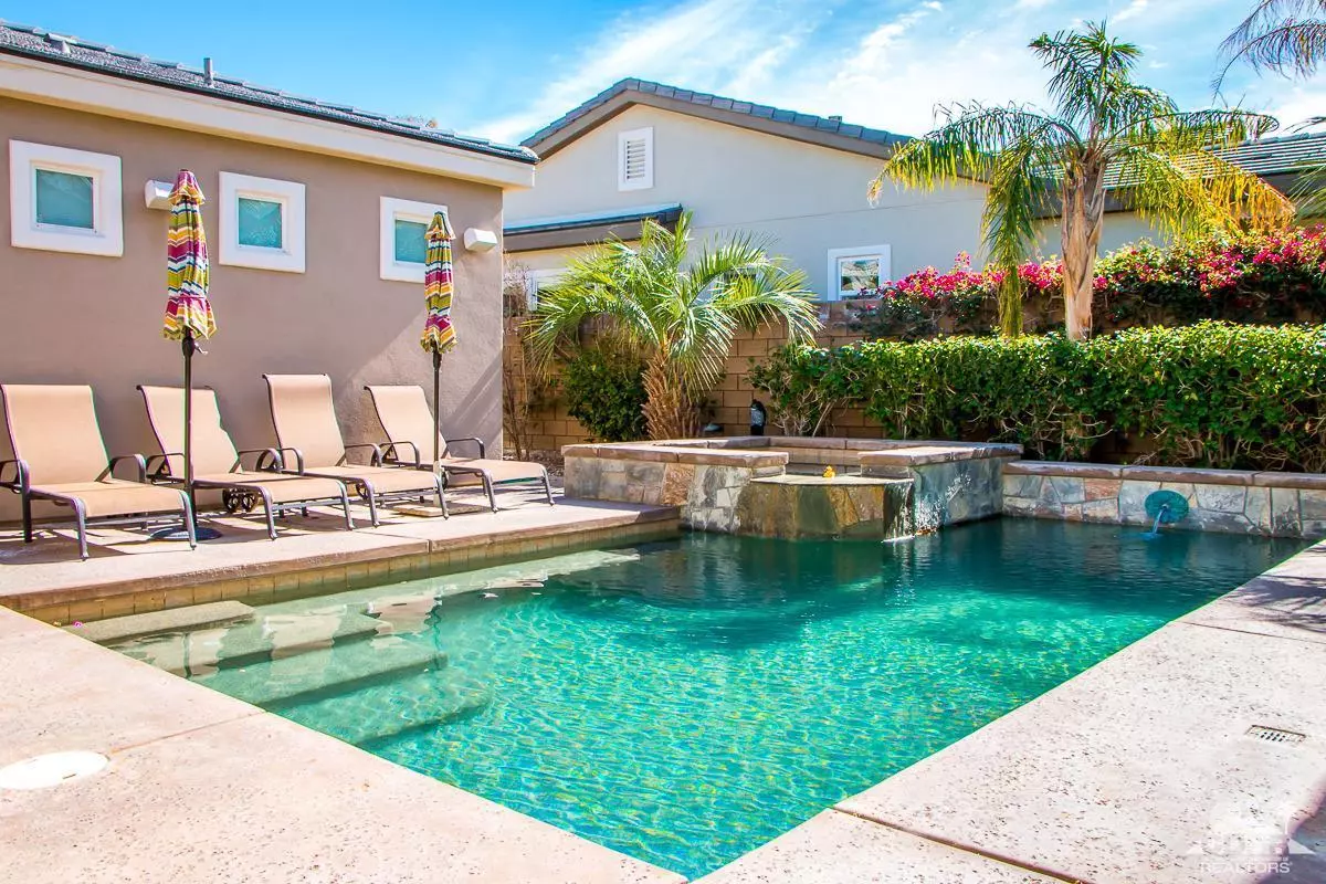 La Quinta, CA 92253,60530 Living Stone DR