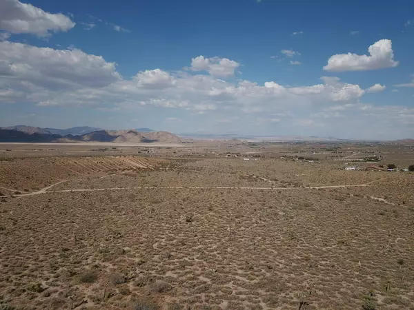 Apple Valley, CA 92308,3 Joshua RD