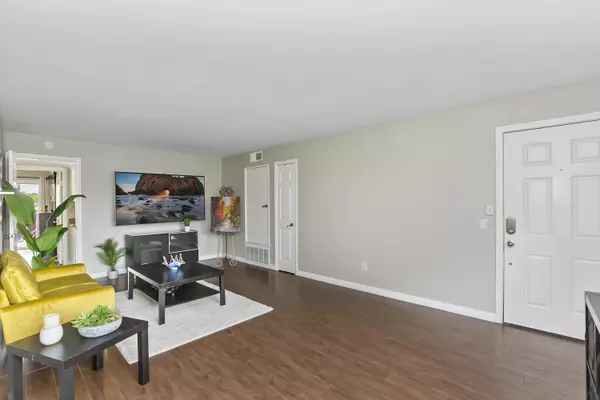 Corona, CA 92882,1554 Border AVE #A