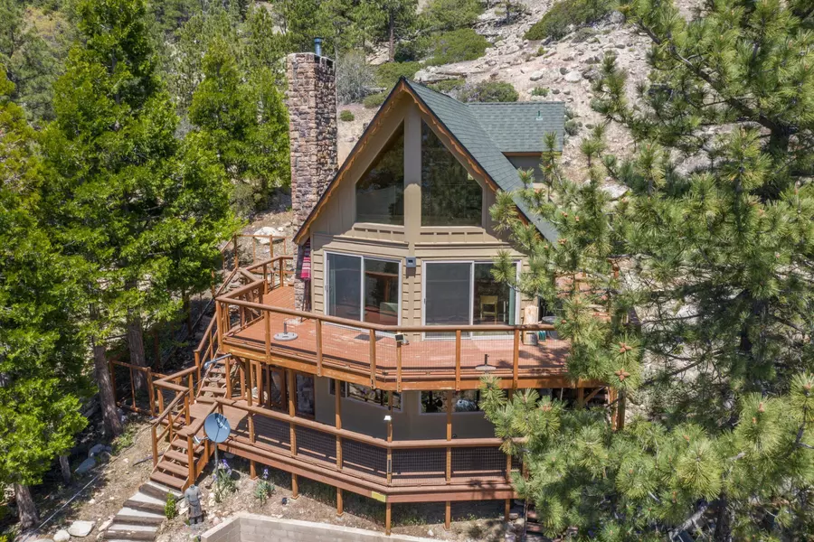 38532 North Shore DR, Fawnskin, CA 92333