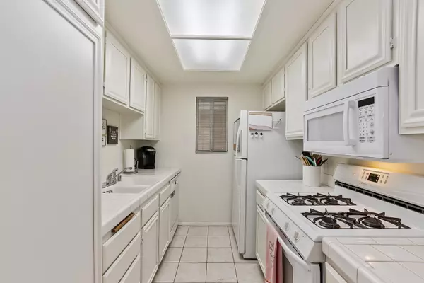 Palm Desert, CA 92260,74800 Sheryl AVE #16-1