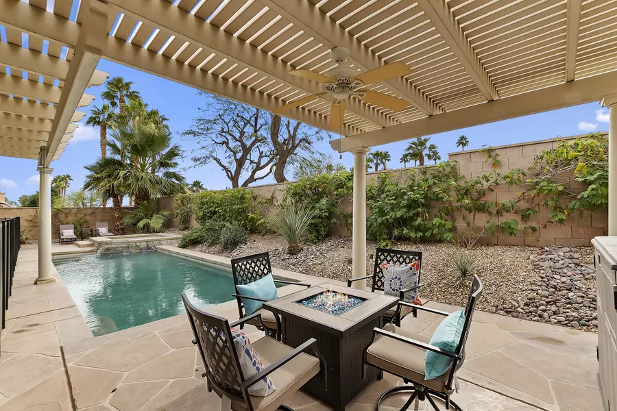 78535 Naples DR, La Quinta, CA 92253