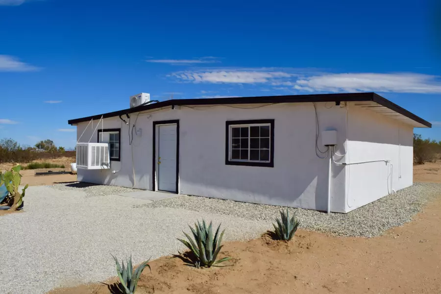 59075 Jana LN, Landers, CA 92285