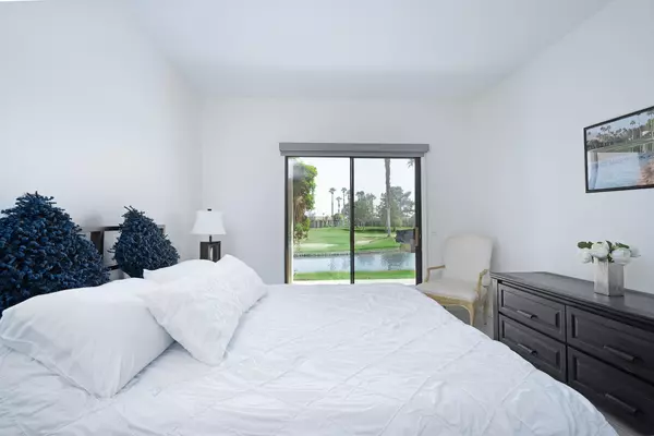 Cathedral City, CA 92234,28868 Isleta CT #702