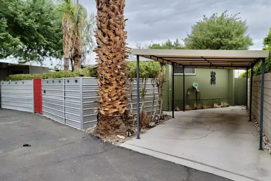 370 Logenita ST, Palm Springs, CA 92264