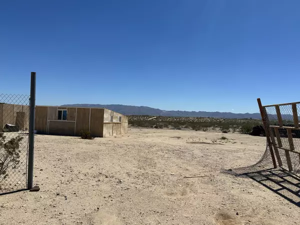 Twenty-nine Palms, CA 92277,69475 Papoose TRL