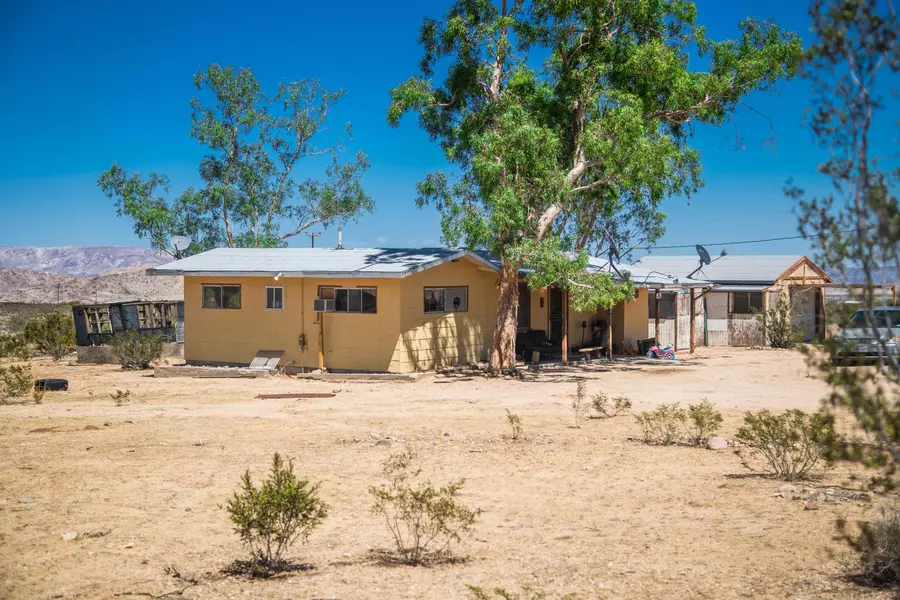 55460 Massachusets AVE, Landers, CA 92285