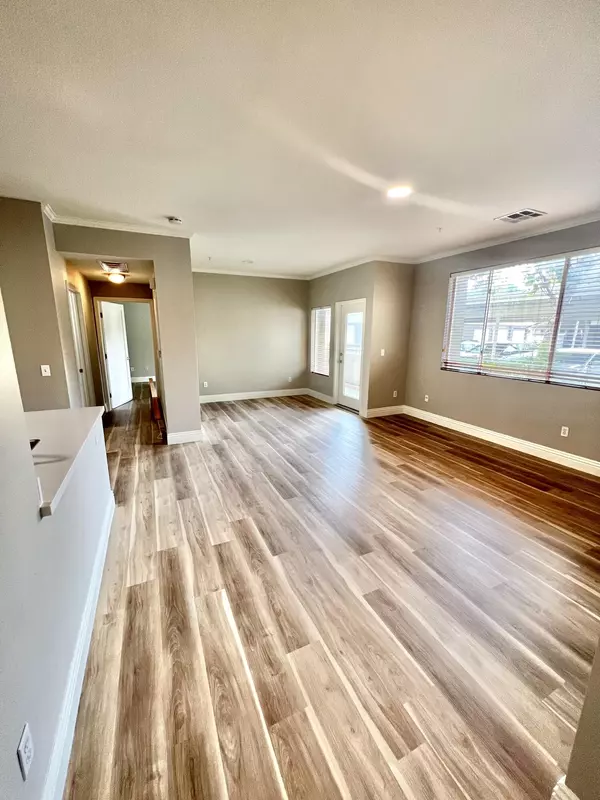 Aliso Viejo, CA 92656,22681 Oakgrove #215