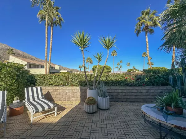 Palm Springs, CA 92264,174 E La Verne WAY