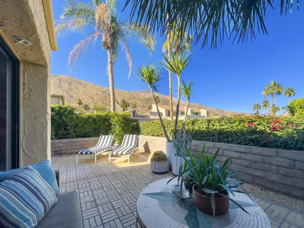 Palm Springs, CA 92264,174 E La Verne WAY