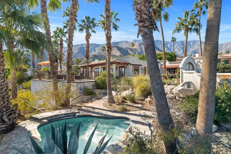 951 W ViA Olivera, Palm Springs, CA 92262