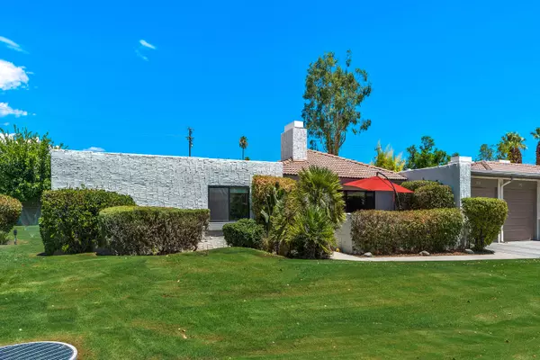 2150 N Sunshine CIR, Palm Springs, CA 92264