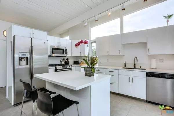 Palm Springs, CA 92262,688 E Spencer DR