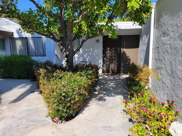 1730 Capri CIR, Palm Springs, CA 92264