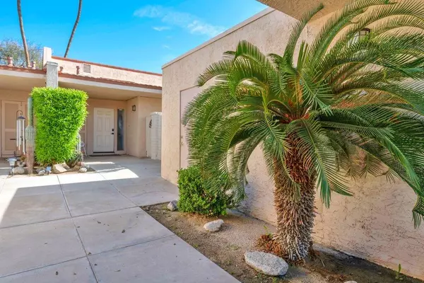 La Quinta, CA 92253,80076 Palm Cir DR