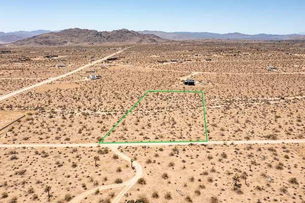 Joshua Tree, CA 92252,60417 Belfair DR