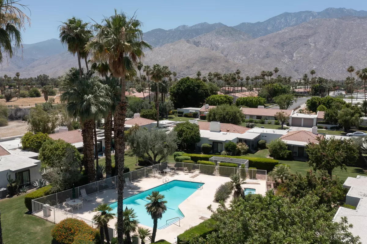 Palm Springs, CA 92264,532 W Sunshine CIR