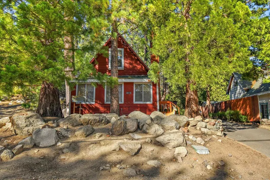 39116 Rim Of The World DR, Fawnskin, CA 92333