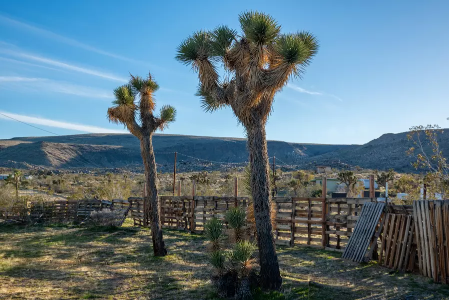 4 Jemez TRL, Yucca Valley, CA 92284