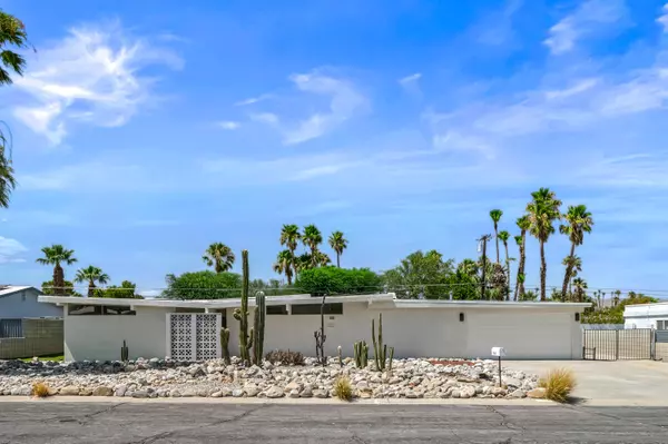 3010 E Vincentia RD, Palm Springs, CA 92262