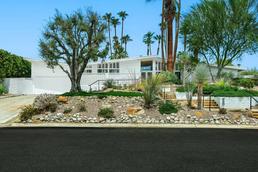 840 S Via Las Palmas, Palm Springs, CA 92262