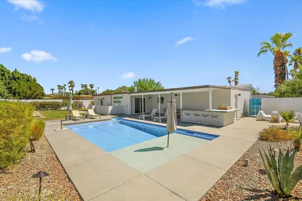 2301 E Acacia RD, Palm Springs, CA 92262