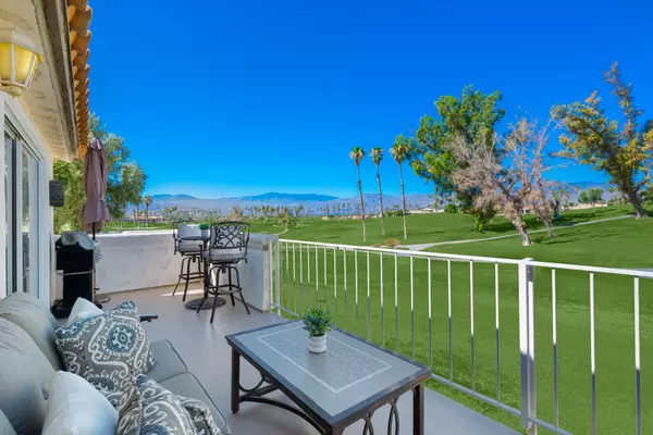 239 Vista Royale CIR, Palm Desert, CA 92211