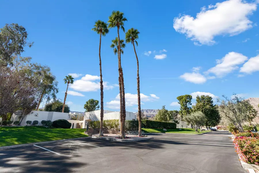 48792 Desert Flower DR, Palm Desert, CA 92260