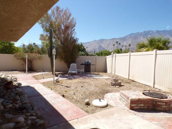 1499 Sunflower CIR, Palm Springs, CA 92262