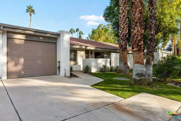 562 E Sunshine CIR, Palm Springs, CA 92264