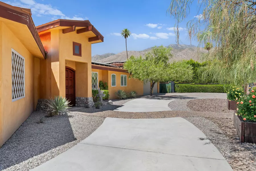 1165 E Via Altamira, Palm Springs, CA 92262